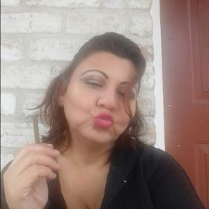 Meet your Posher, Eva